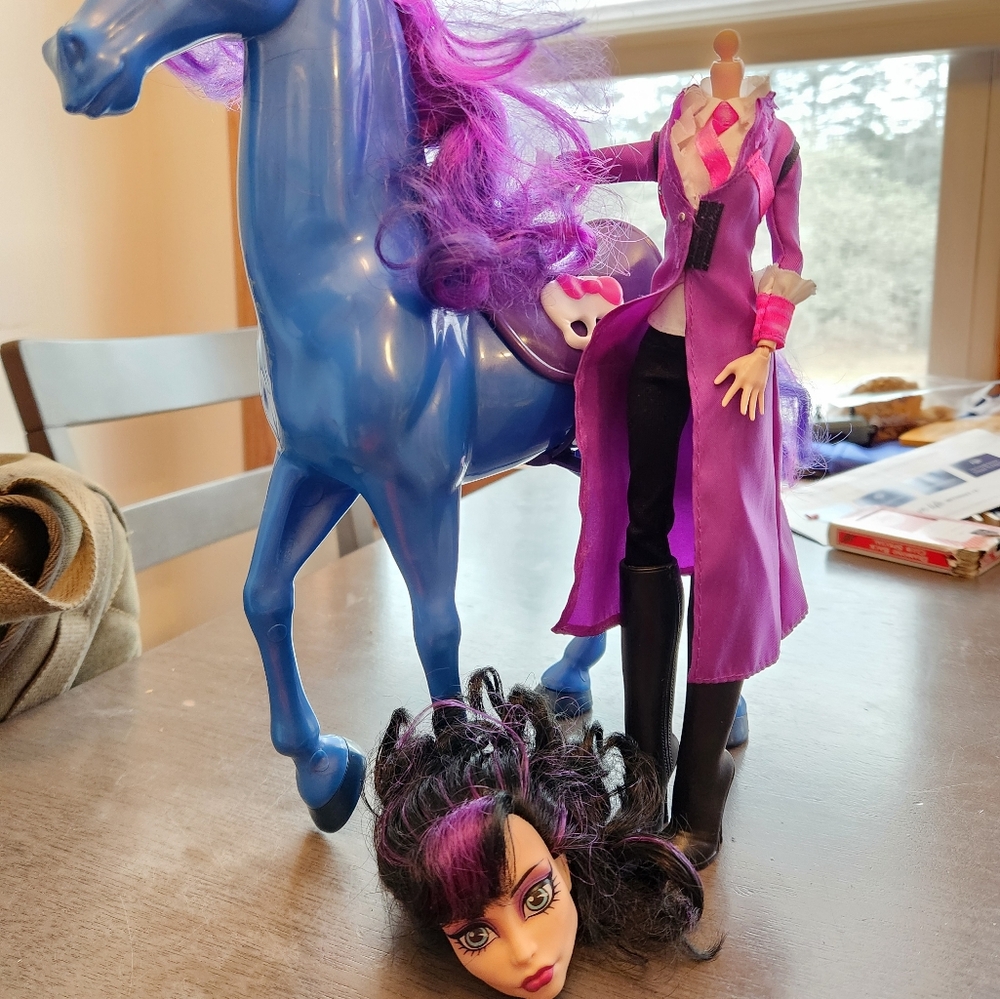 Monster high doll + horse (Headmistress Bloodgood)(Nightmare)